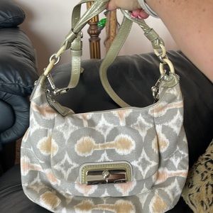 Woman’s Coach purse excellent condition